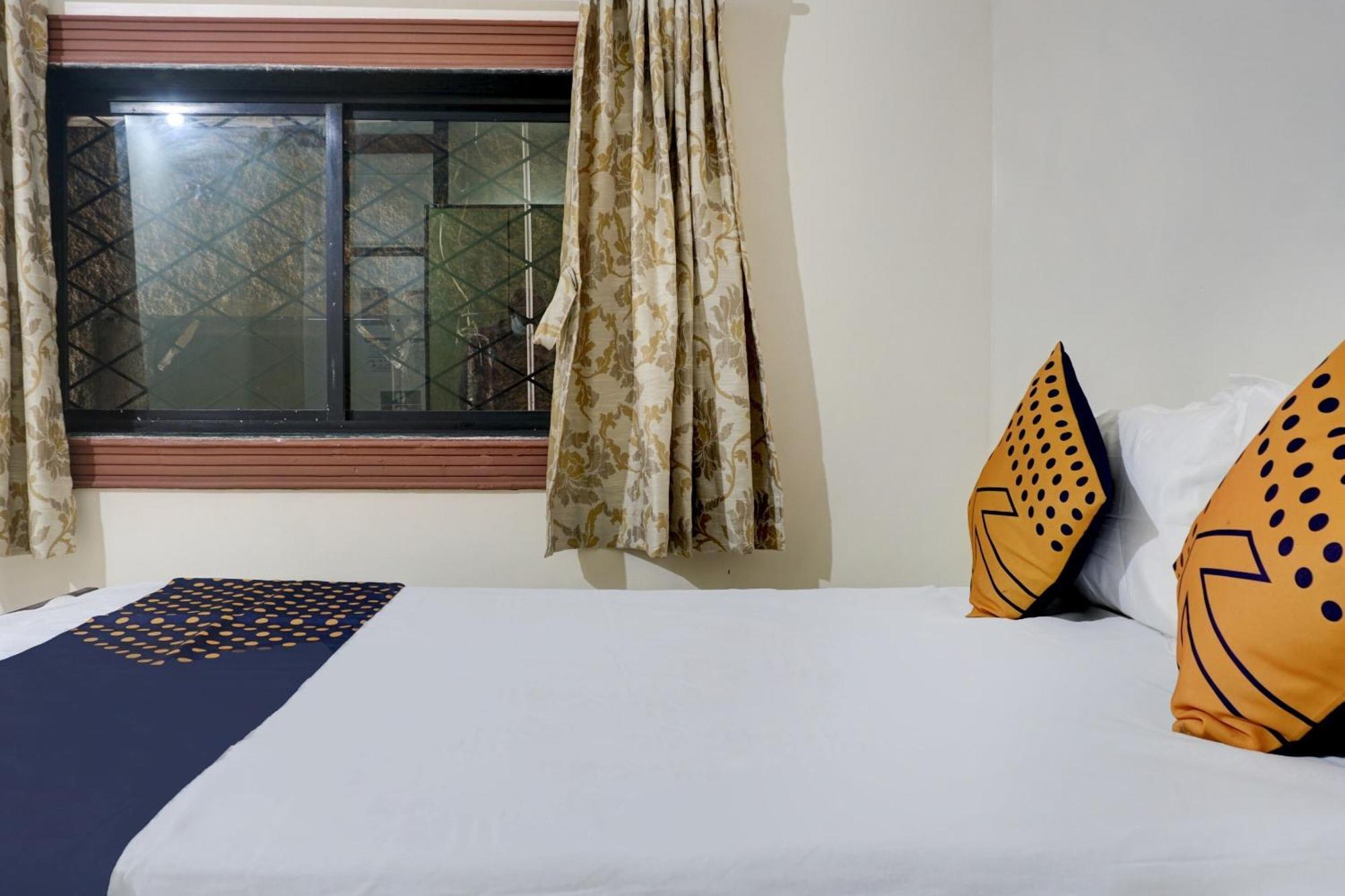 Spot On 74501 Hotel Supriya Garden Vagholi Exterior foto
